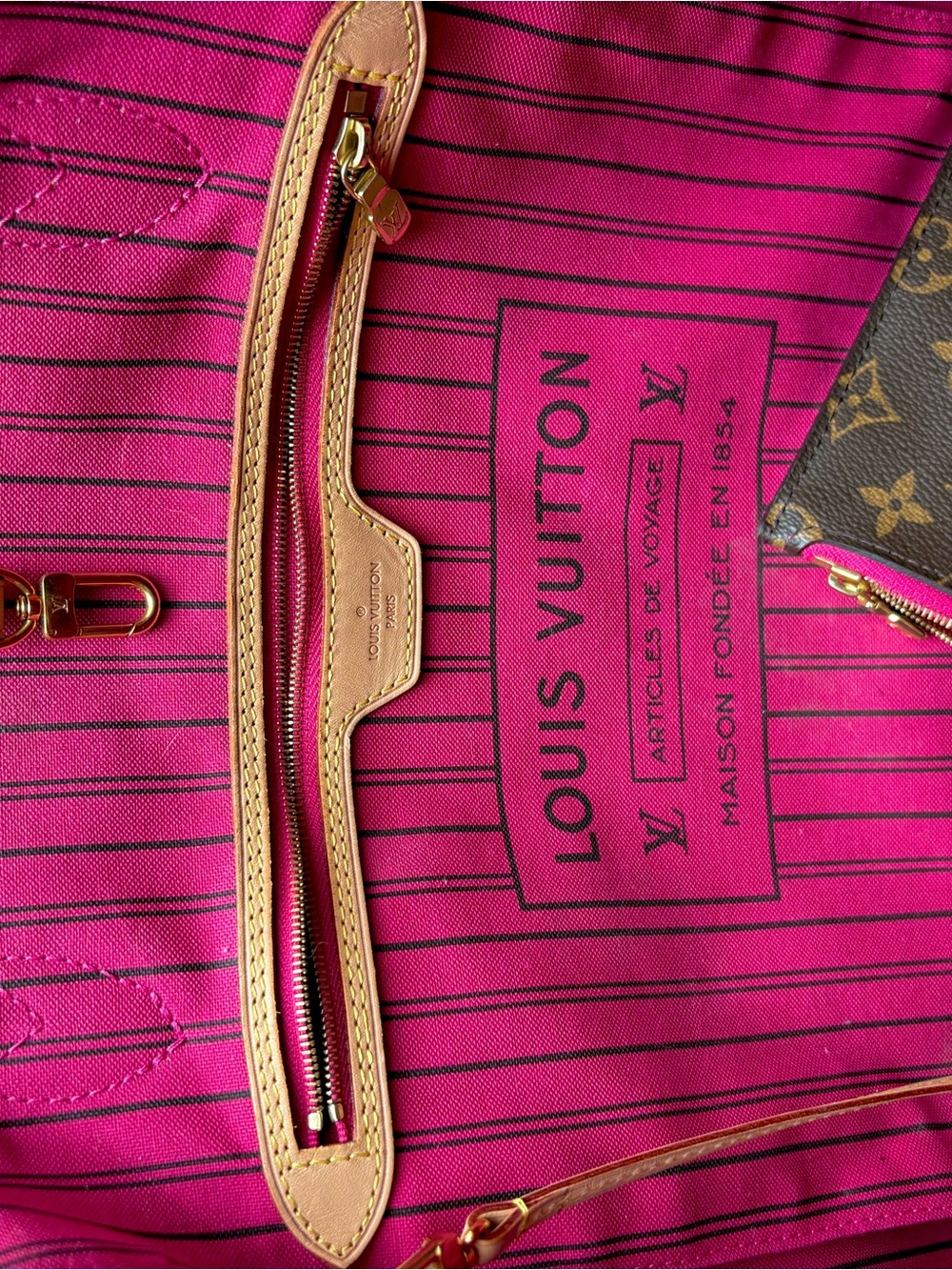 Louis Vuitton Neverfull GM Monogram Pivoine Interior with Pochette and Tan Trim - Picture 3 of 10